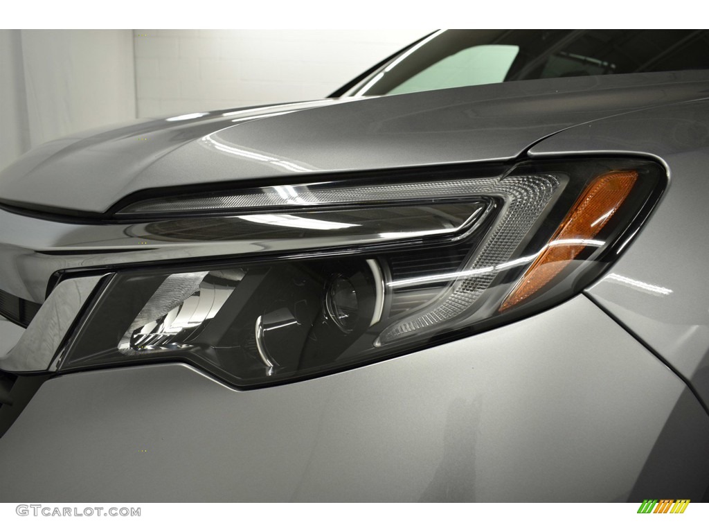 2019 Pilot EX-L - Lunar Silver Metallic / Gray photo #10