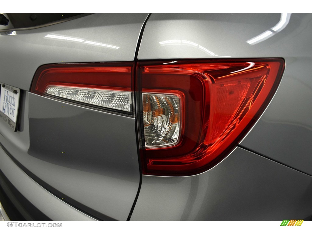2019 Pilot EX-L - Lunar Silver Metallic / Gray photo #12