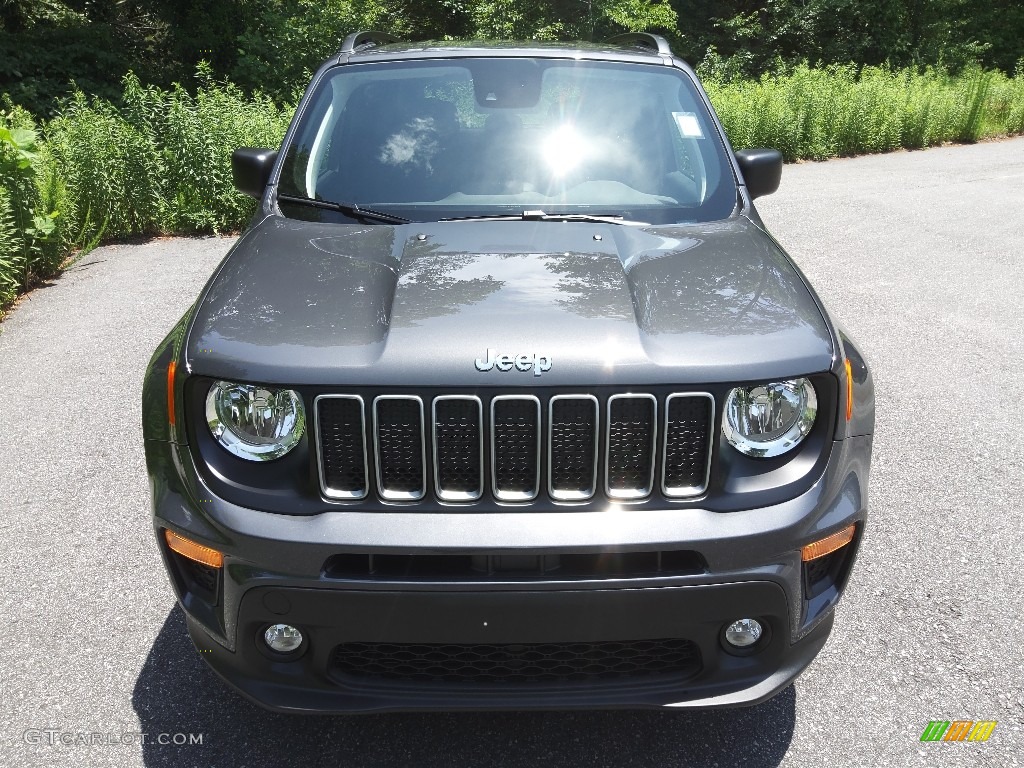 2022 Renegade Latitude 4x4 - Graphite Gray / Black photo #3