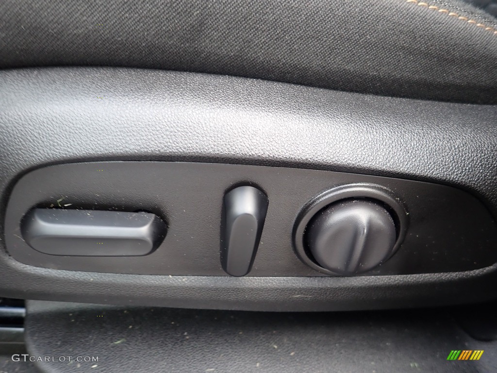 2019 Equinox LT AWD - Summit White / Jet Black photo #25