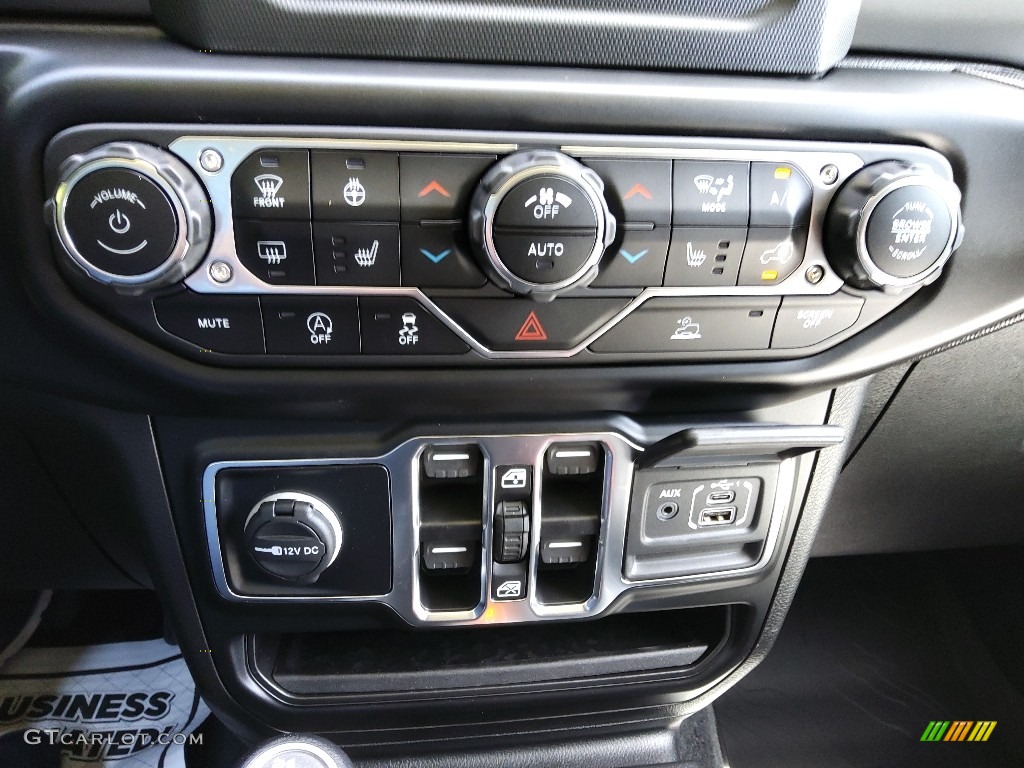 2022 Jeep Wrangler Unlimited Beach Edition 4x4 Controls Photos