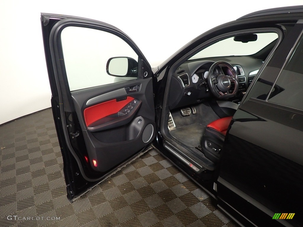 2015 SQ5 Prestige 3.0 TFSI quattro - Brilliant Black / Black/Magma Red photo #24