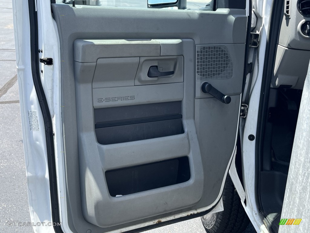2017 E Series Cutaway E350 Cutaway Commercial Moving Truck - Oxford White / Medium Flint photo #10