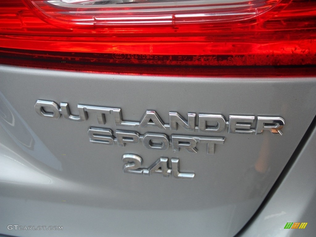 2015 Mitsubishi Outlander Sport ES AWC Marks and Logos Photos