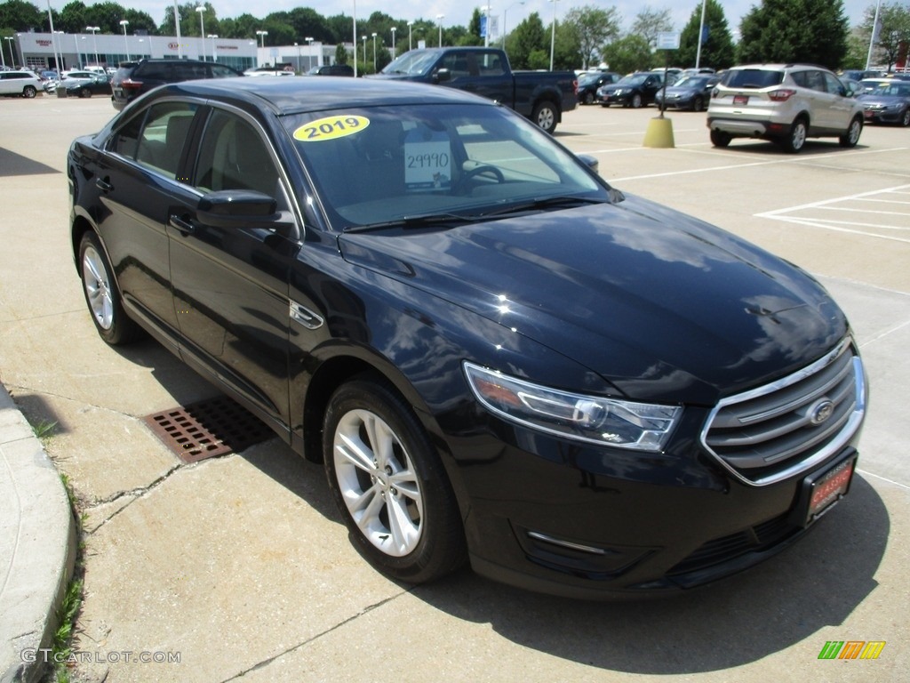 2019 Taurus SEL AWD - Agate Black / Dune photo #3