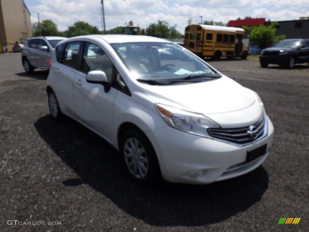 2014 Versa Note SV - Aspen White / Wheat Stone photo #3
