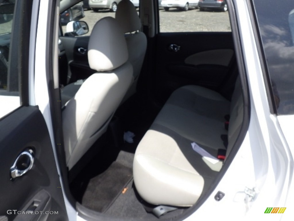 2014 Versa Note SV - Aspen White / Wheat Stone photo #9