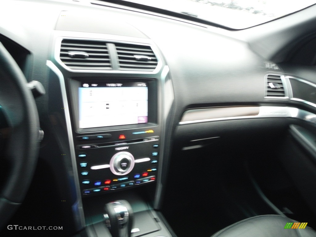 2018 Explorer Limited 4WD - Shadow Black / Ebony Black photo #18