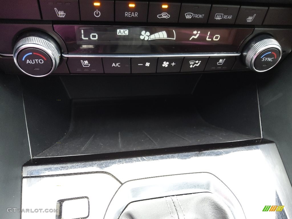 2019 Mazda CX-9 Signature AWD Controls Photos