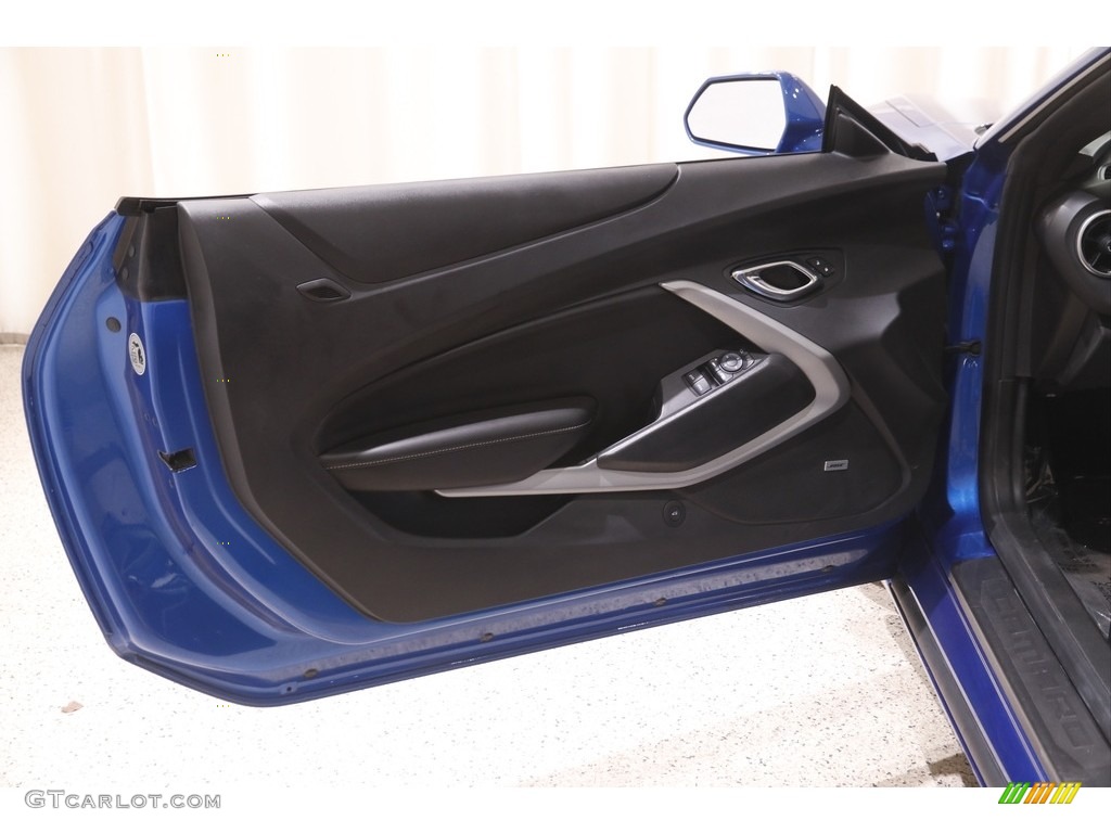 2017 Chevrolet Camaro LT Convertible Door Panel Photos