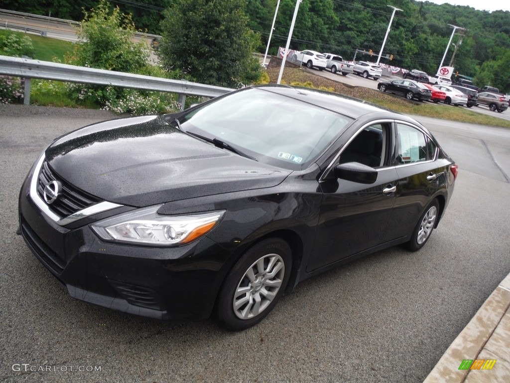 2017 Altima 2.5 S - Super Black / Charcoal photo #10