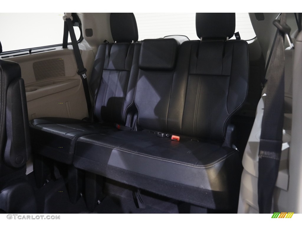 2015 Town & Country Touring - Brilliant Black Crystal Pearl / Black/Light Graystone photo #18