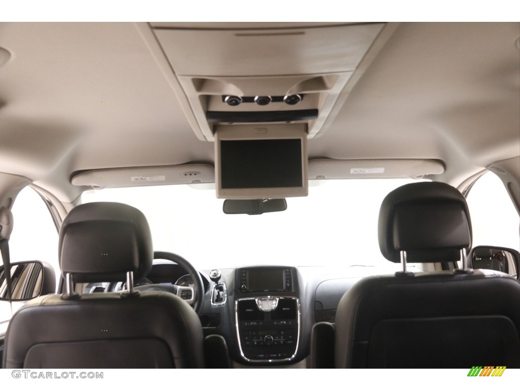 2015 Town & Country Touring - Brilliant Black Crystal Pearl / Black/Light Graystone photo #19