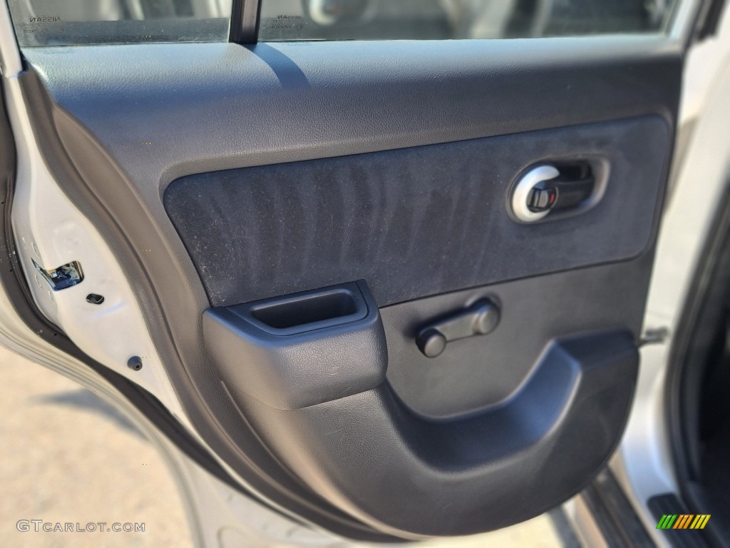 2011 Versa 1.8 S Hatchback - Brilliant Silver Metallic / Charcoal photo #19