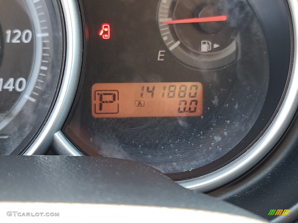 2011 Versa 1.8 S Hatchback - Brilliant Silver Metallic / Charcoal photo #20