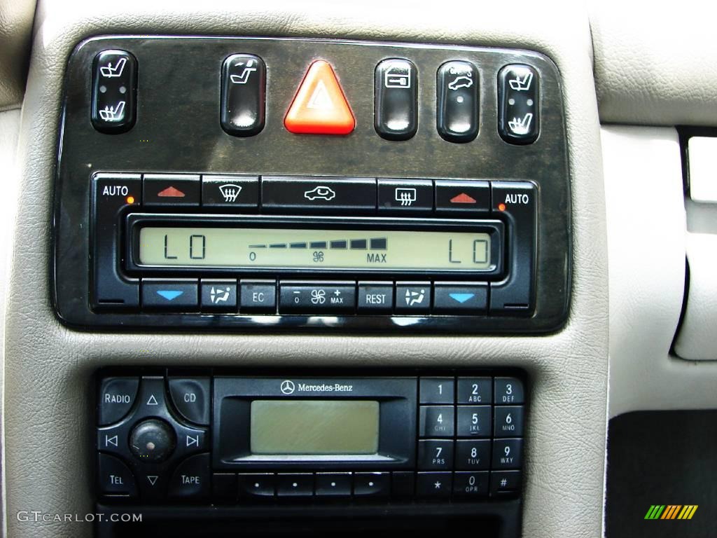 2002 Mercedes-Benz CLK 430 Coupe Controls Photo #14440738