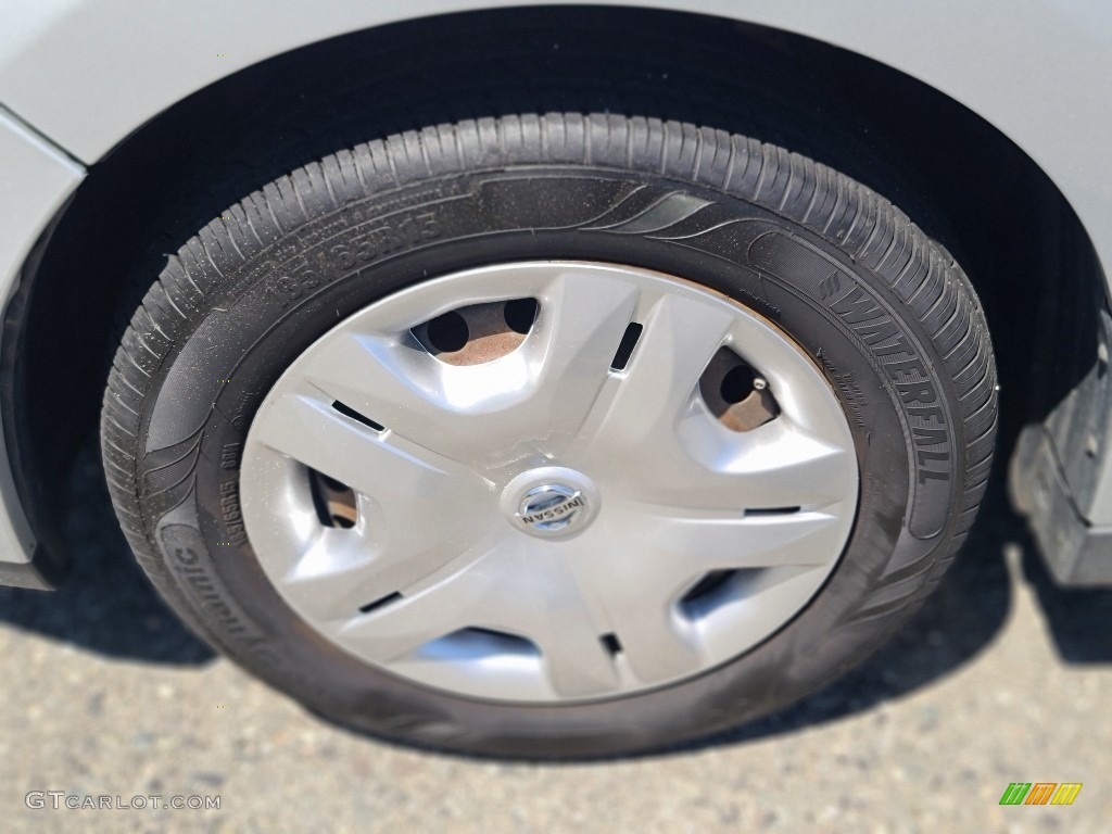 2011 Versa 1.8 S Hatchback - Brilliant Silver Metallic / Charcoal photo #28