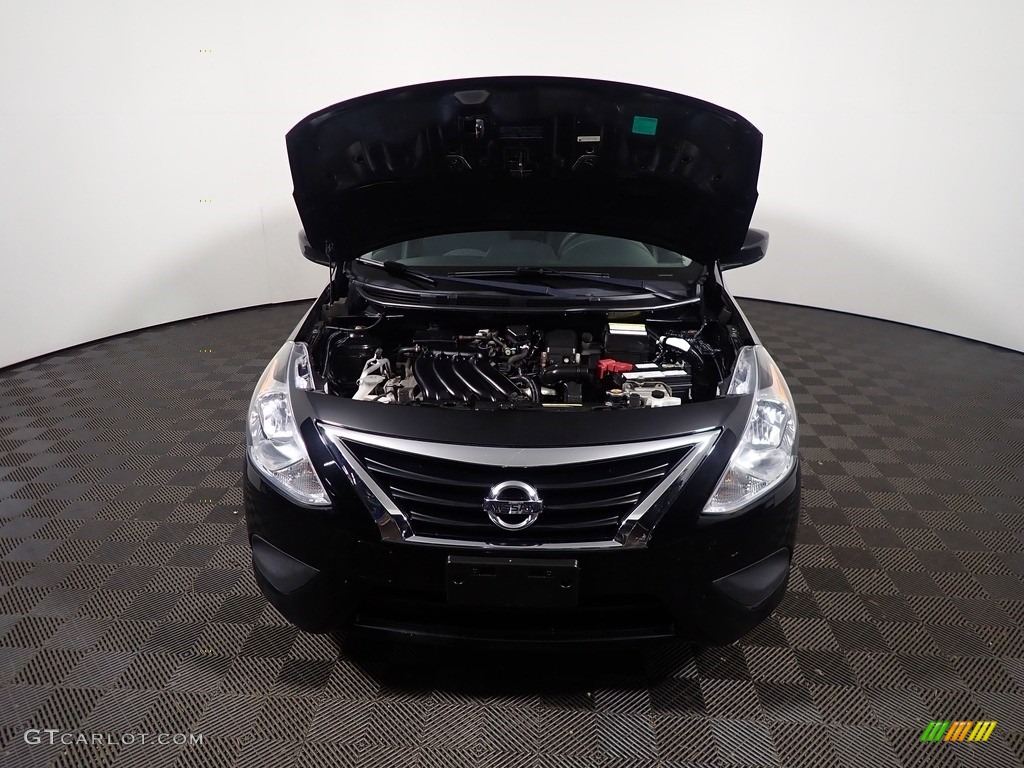 2016 Versa SV Sedan - Super Black / Charcoal photo #4