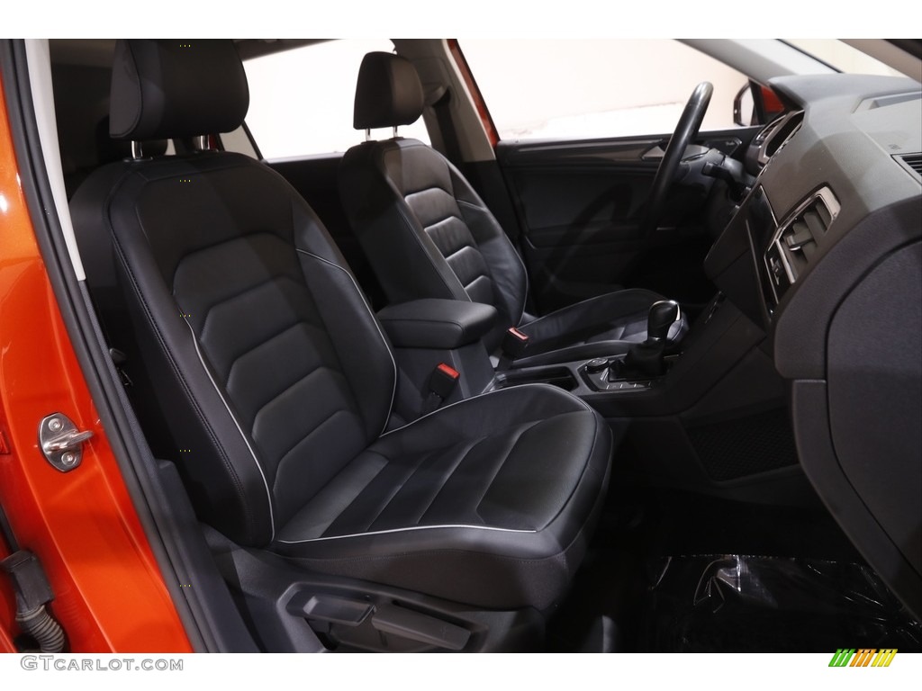2018 Volkswagen Tiguan SEL Premium 4MOTION Front Seat Photos