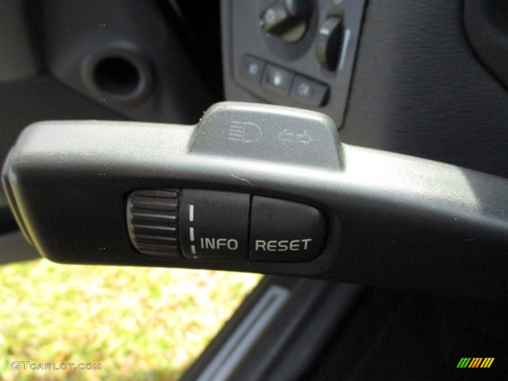 2011 C70 T5 - Black / Soverign Hide Off Black Leather/Off Black photo #48