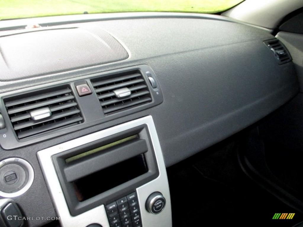 2011 C70 T5 - Black / Soverign Hide Off Black Leather/Off Black photo #50