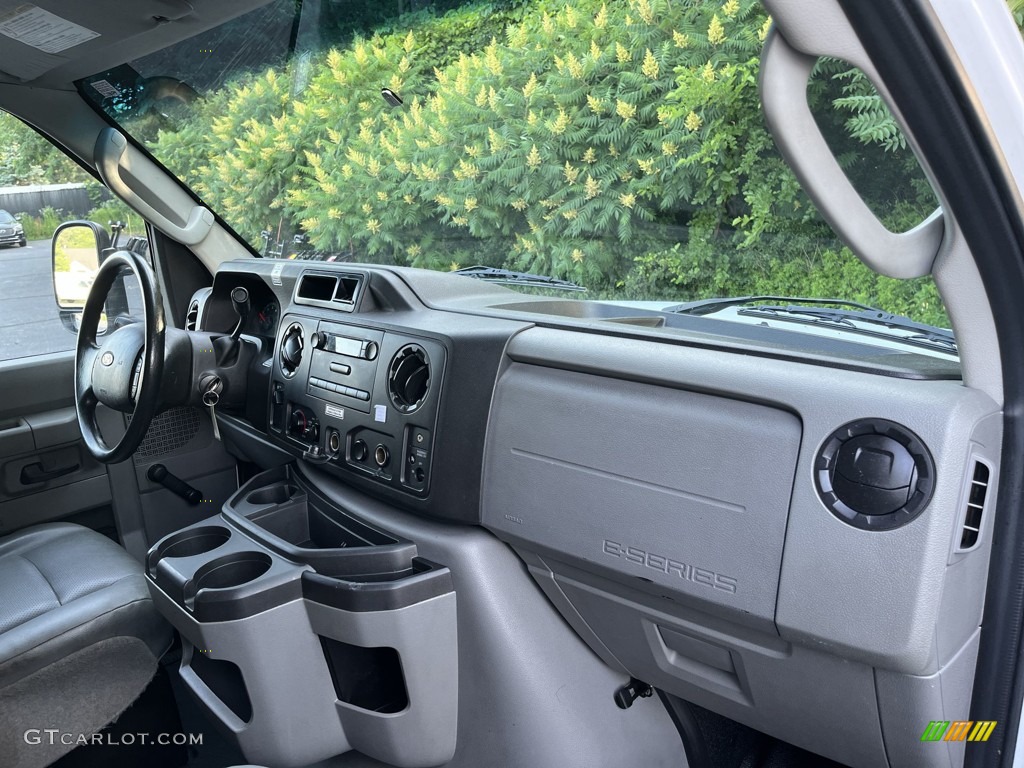 2017 E Series Cutaway E350 Cutaway Commercial Moving Truck - Oxford White / Medium Flint photo #14