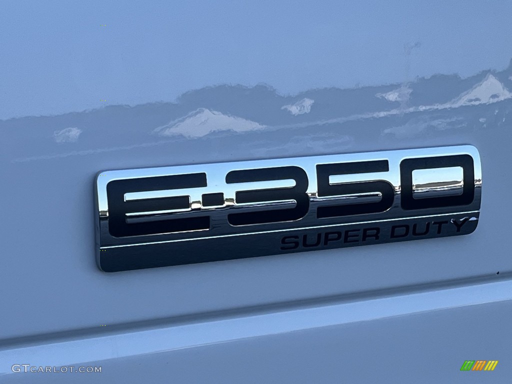 2017 Ford E Series Cutaway E350 Cutaway Commercial Moving Truck Marks and Logos Photos