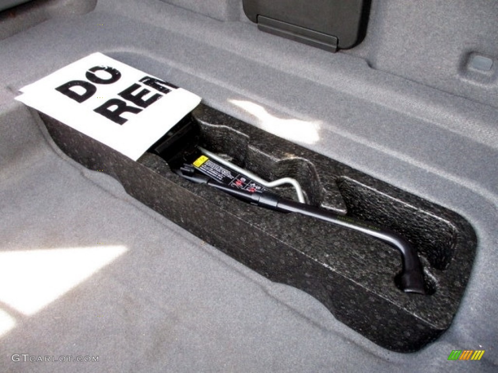 2011 C70 T5 - Black / Soverign Hide Off Black Leather/Off Black photo #65