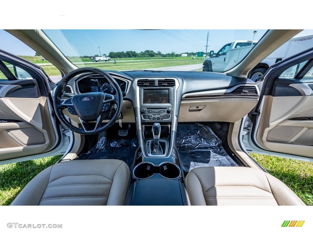 2016 Ford Fusion Energi SE Interior Color Photos
