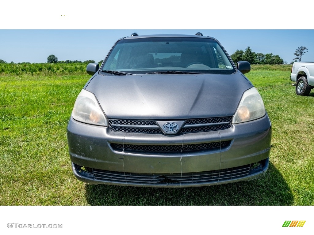 2004 Sienna XLE - Phantom Gray Pearl / Stone Gray photo #9