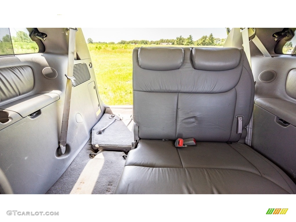 2004 Sienna XLE - Phantom Gray Pearl / Stone Gray photo #21