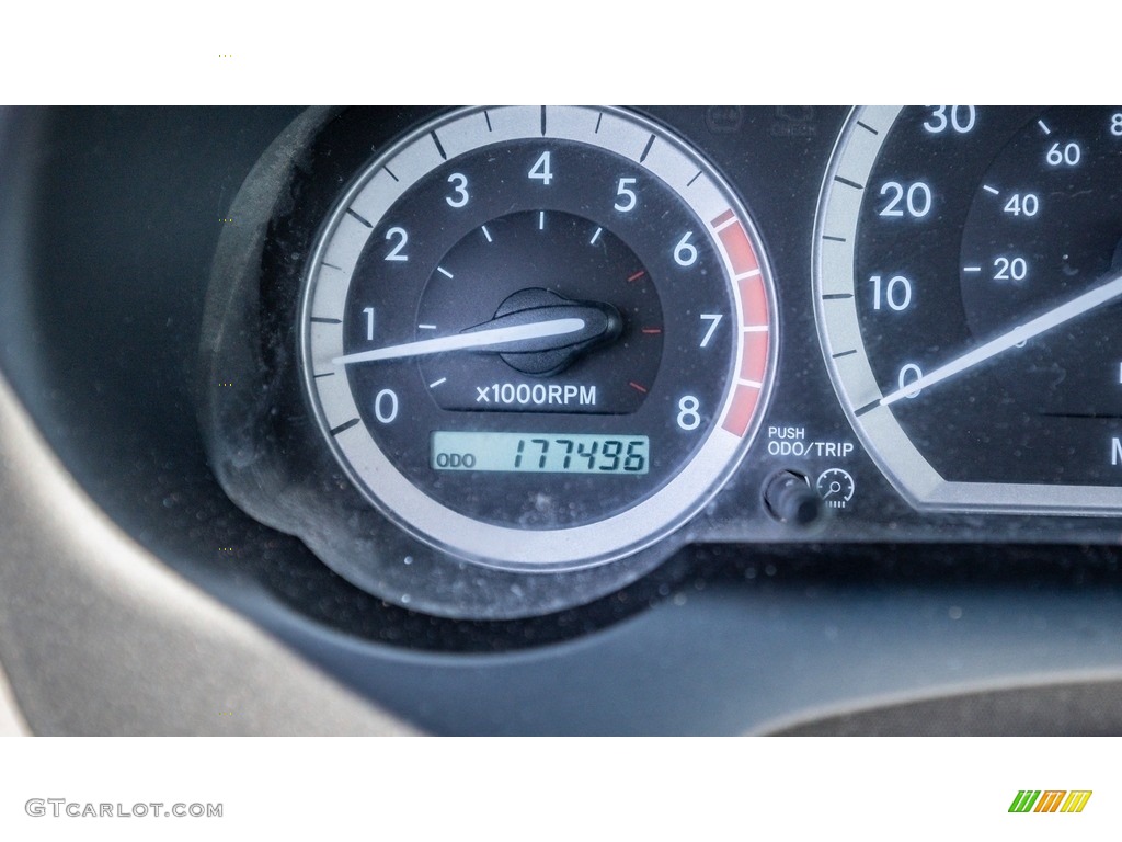 2004 Sienna XLE - Phantom Gray Pearl / Stone Gray photo #31