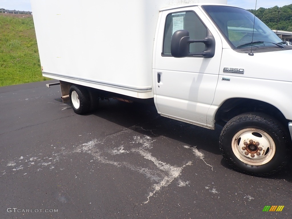 2012 E Series Cutaway E350 Moving Truck - Oxford White / Medium Flint photo #2