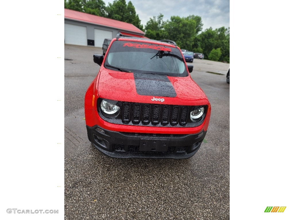 2017 Renegade Limited 4x4 - Colorado Red / Black photo #3