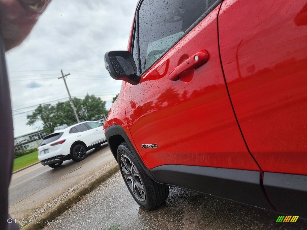 2017 Renegade Limited 4x4 - Colorado Red / Black photo #6