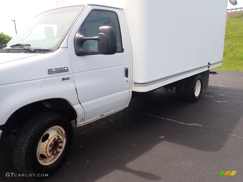 2012 E Series Cutaway E350 Moving Truck - Oxford White / Medium Flint photo #8