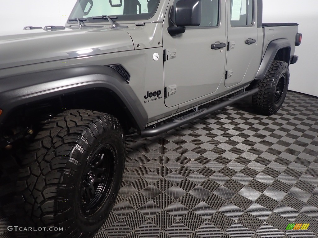 2021 Gladiator Sport 4x4 - Sting-Gray / Black photo #12