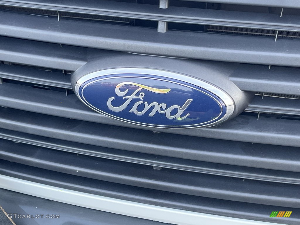2018 Ford Transit Van 250 MR Long Marks and Logos Photo #144420187