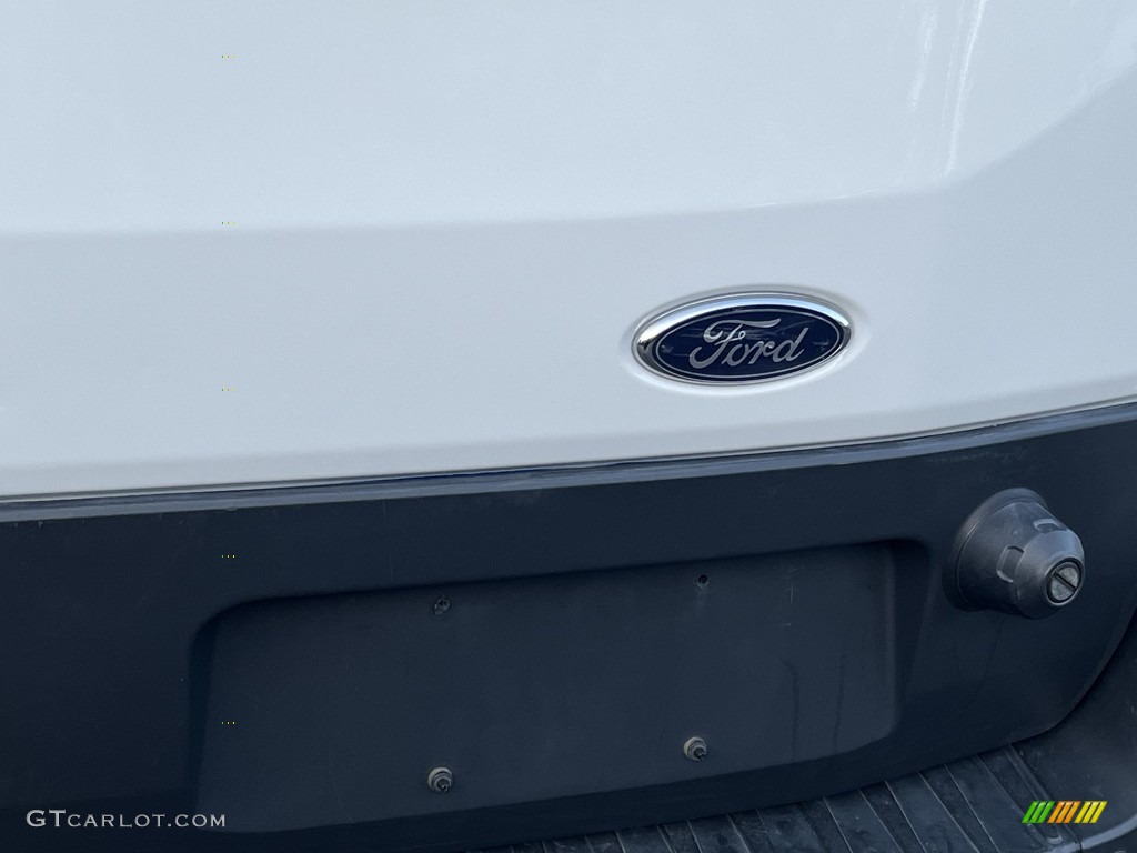 2018 Ford Transit Van 250 MR Long Marks and Logos Photos