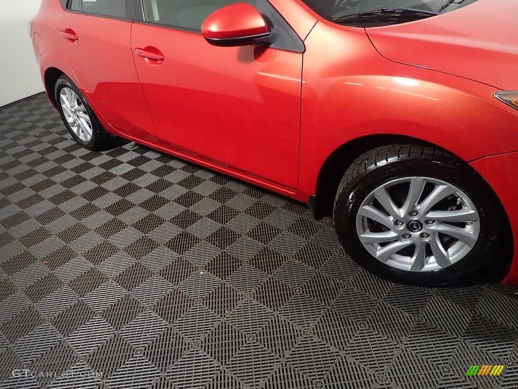 2013 MAZDA3 i Touring 5 Door - Velocity Red Mica / Black photo #5