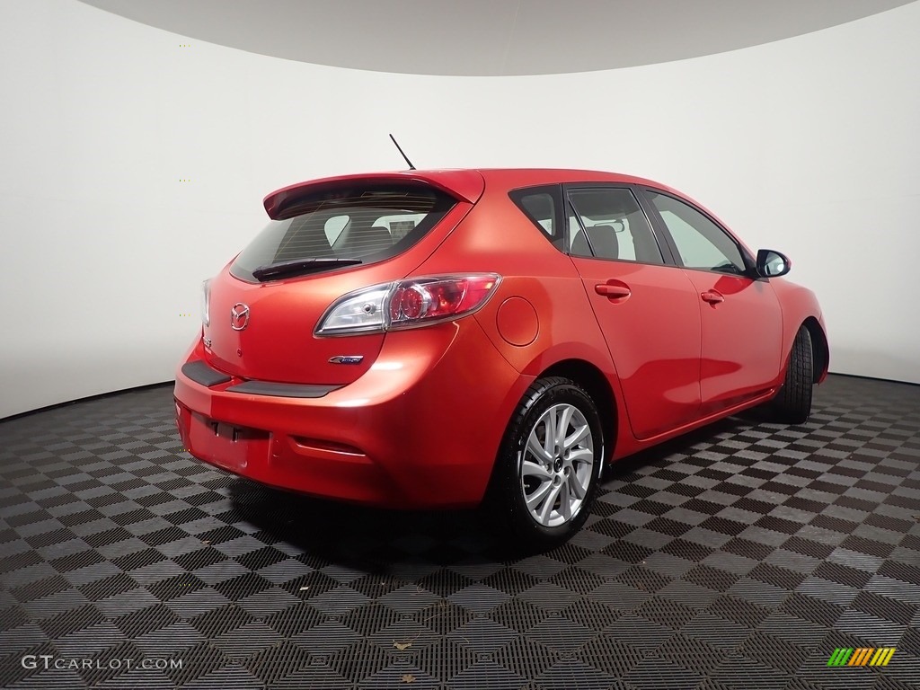 2013 MAZDA3 i Touring 5 Door - Velocity Red Mica / Black photo #17