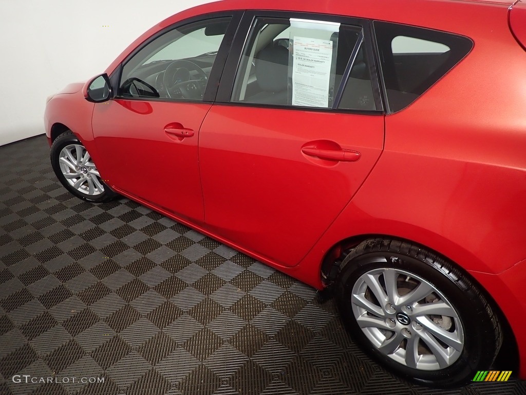 2013 MAZDA3 i Touring 5 Door - Velocity Red Mica / Black photo #19