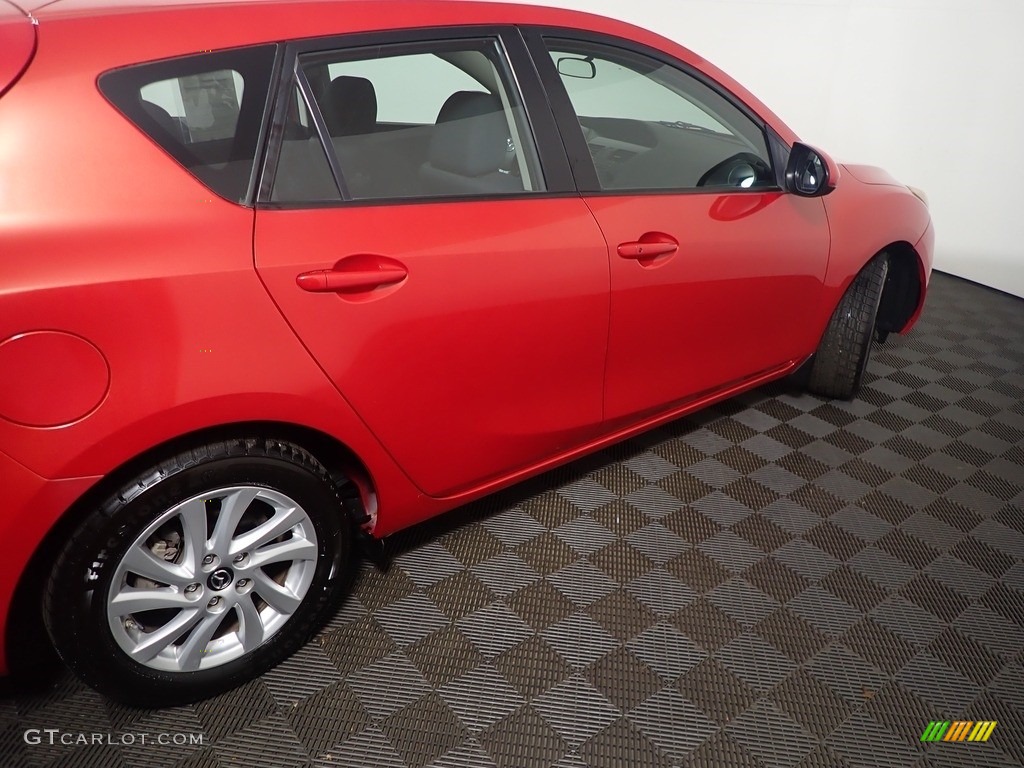 2013 MAZDA3 i Touring 5 Door - Velocity Red Mica / Black photo #20