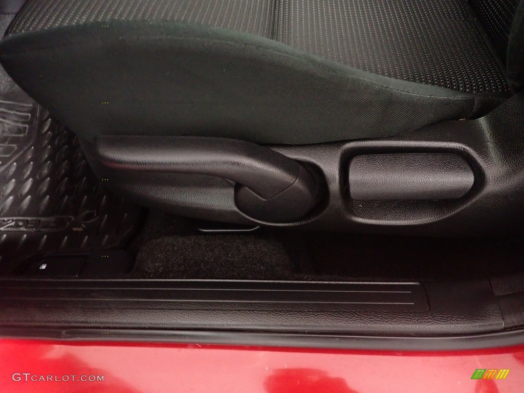 2013 MAZDA3 i Touring 5 Door - Velocity Red Mica / Black photo #24