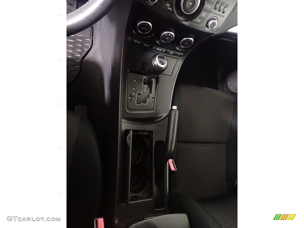 2013 MAZDA3 i Touring 5 Door - Velocity Red Mica / Black photo #32