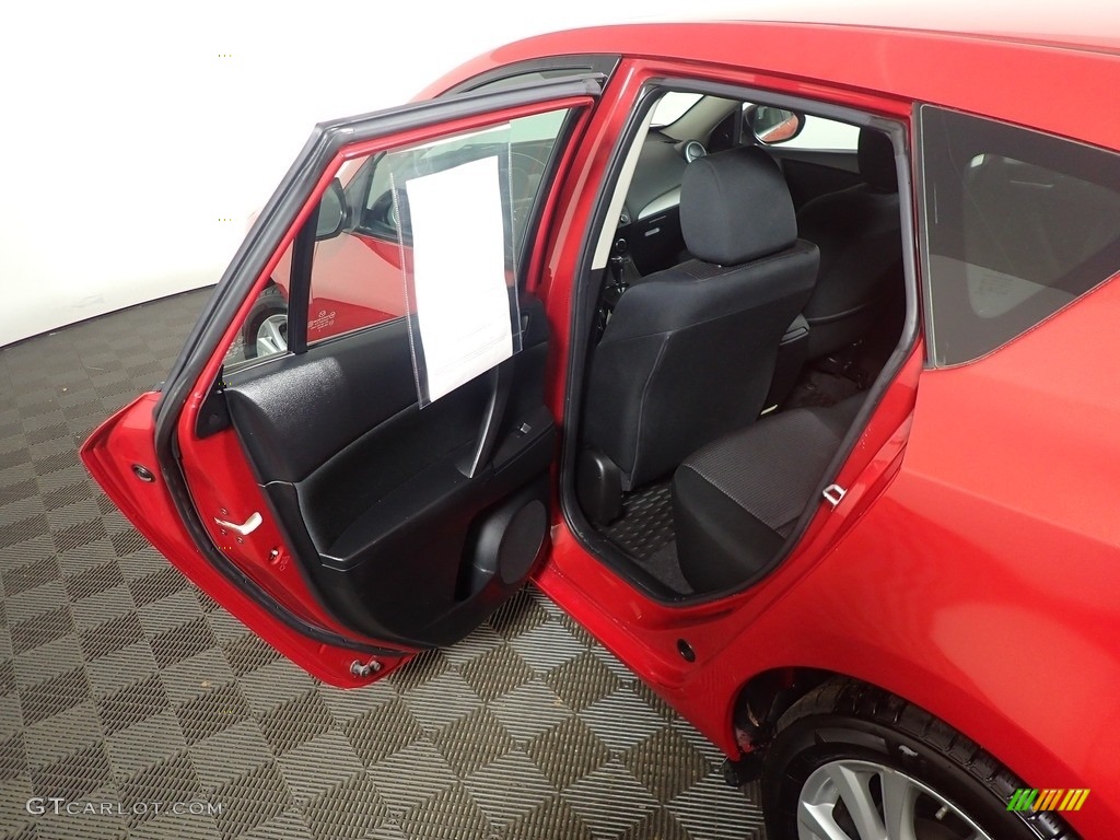 2013 MAZDA3 i Touring 5 Door - Velocity Red Mica / Black photo #34