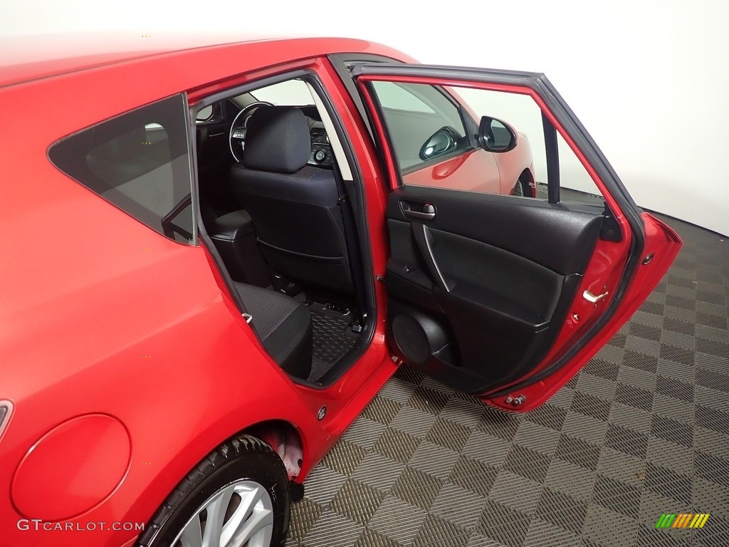 2013 MAZDA3 i Touring 5 Door - Velocity Red Mica / Black photo #36