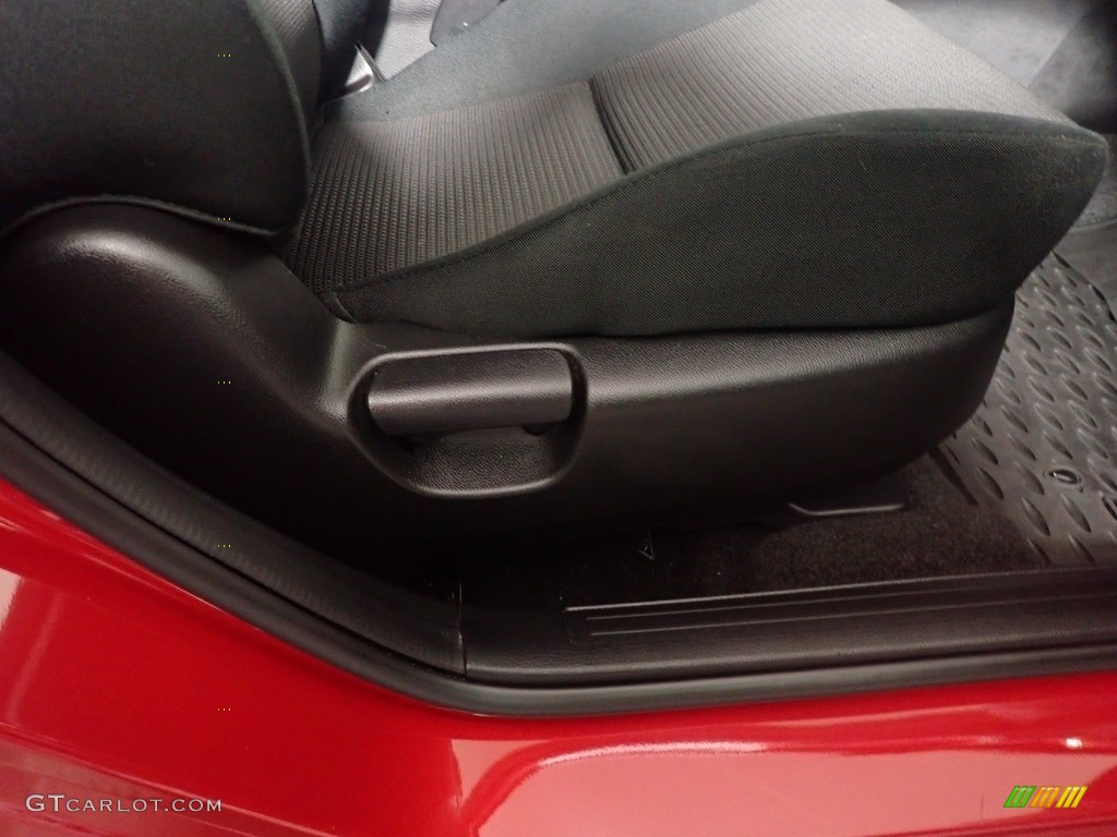 2013 MAZDA3 i Touring 5 Door - Velocity Red Mica / Black photo #40
