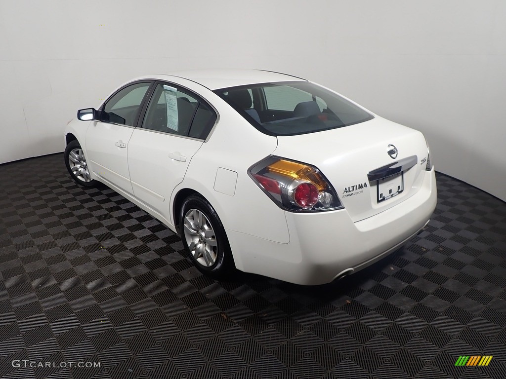 2012 Altima 2.5 S - Winter Frost White / Charcoal photo #9