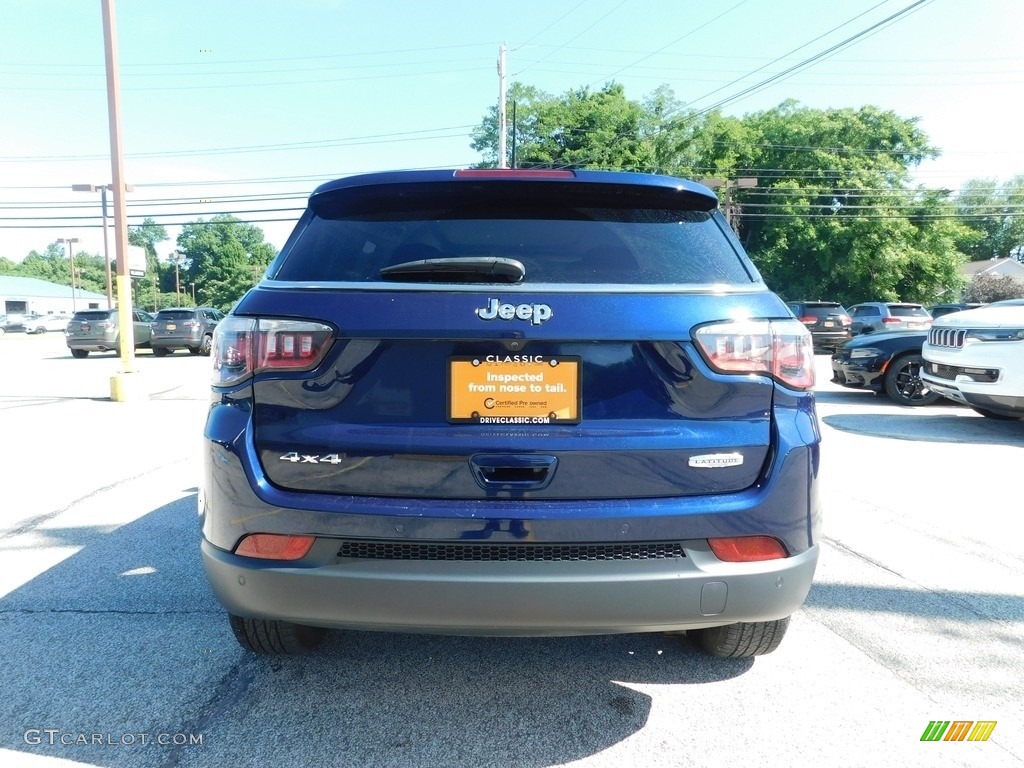 2020 Compass Latitude 4x4 - Jazz Blue Pearl / Black photo #4